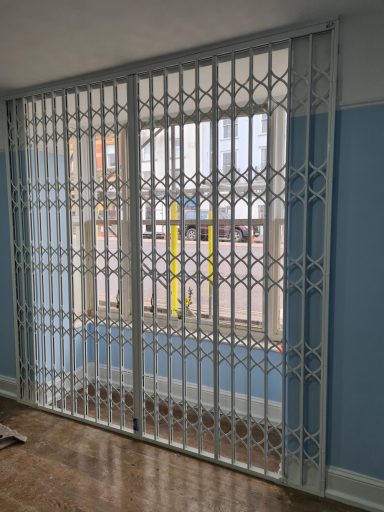 scissor gate
